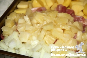 Курица, запеченная с картофелем и ананасами "Воскресная" 