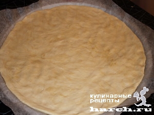 Открытый пирог с луком и беконом "Тарт фламбе"