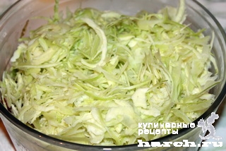 Салат из капусты со свеклой и редькой "Аксакайский"