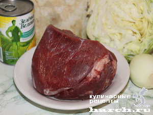 Салат из капусты со свининой и сладкой кукурузой "Пастушок"