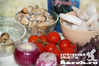 Салат из морепродуктов с луковой заправкой "Пиковая дама"