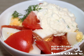 Салат из помидоров с соусом из зеленой редьки "Кантемировский"