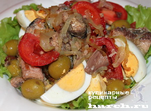 Салат с сардинами и жареным луком "Совок"