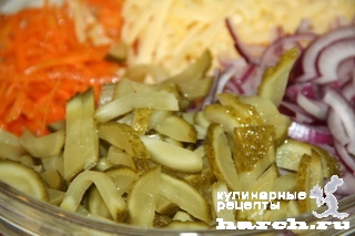 Салат с корейской морковью и копченым мясом "Домовой"