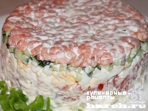 Салат «Царский» с креветками и красной рыбой – пошаговый рецепт приготовления с фото