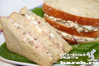 Сендвич с салатом из тунца