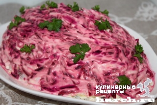 Скандинавский салат с сельдью и рисом