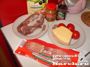 Сочный свиной рулет с помидорами и сыром