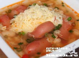 Томатный суп с сосисками и фасолью по-итальянски