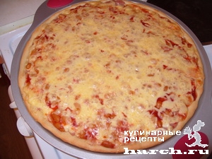 Тонкая пицца с ветчиной и фасолью