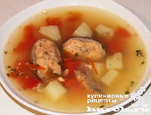 Рыбный суп с помидорами и рисом